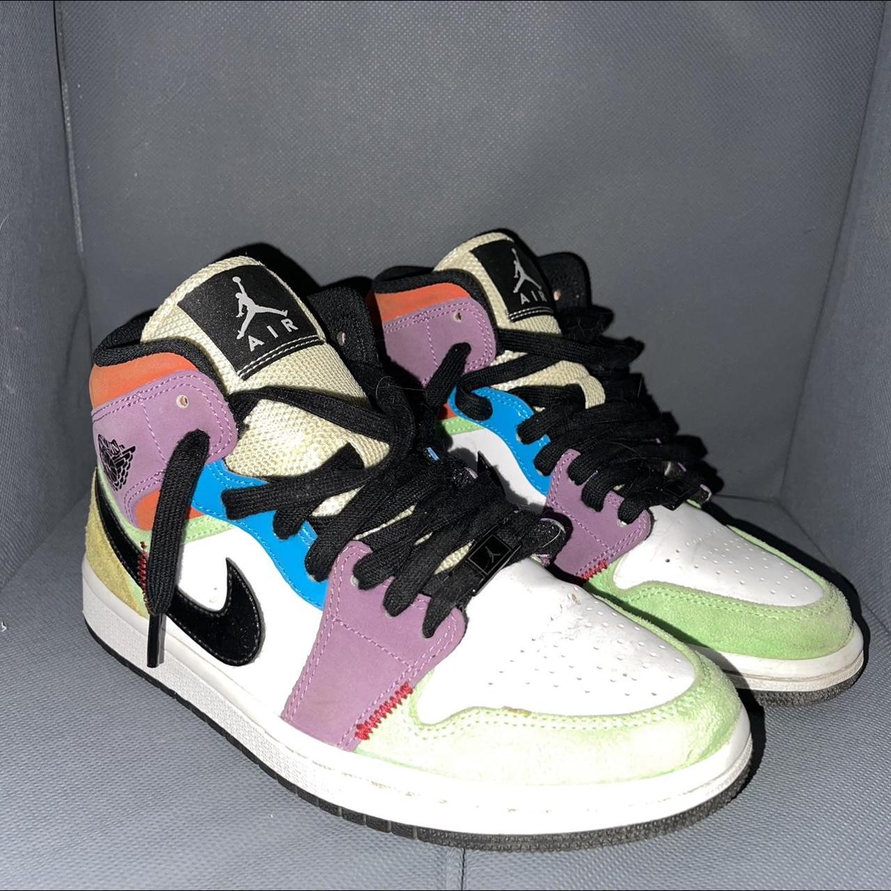 womens air jordan 1 mid se lightbulb