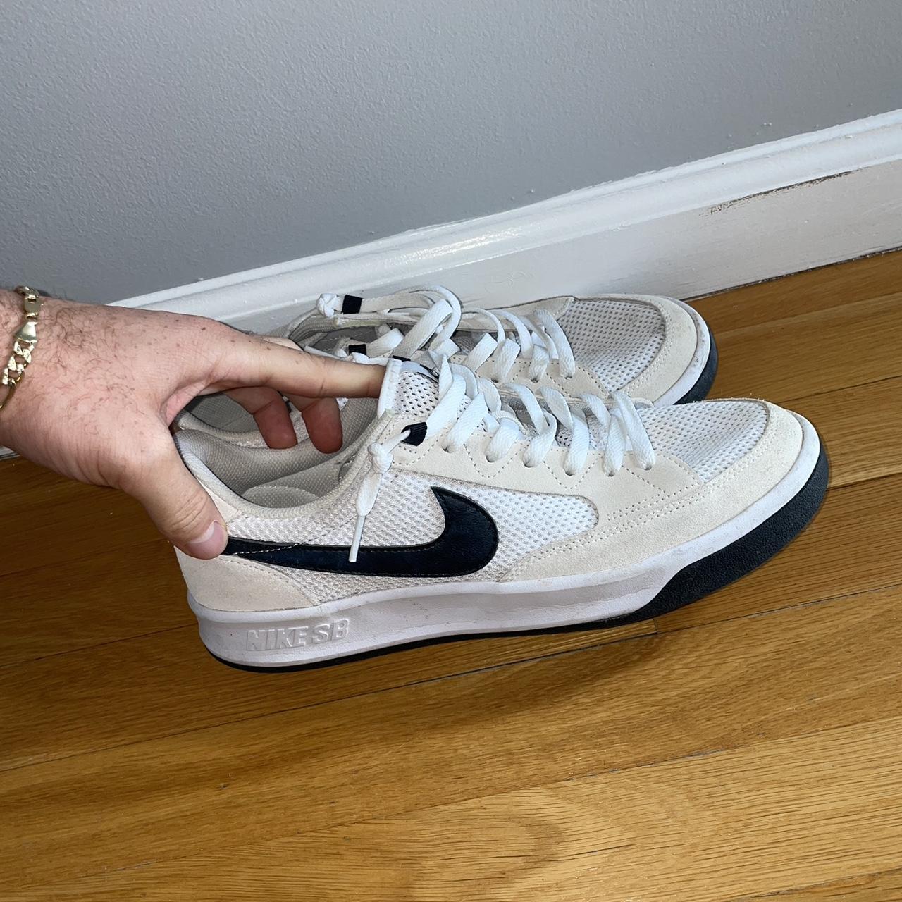 nike sb adversary white black