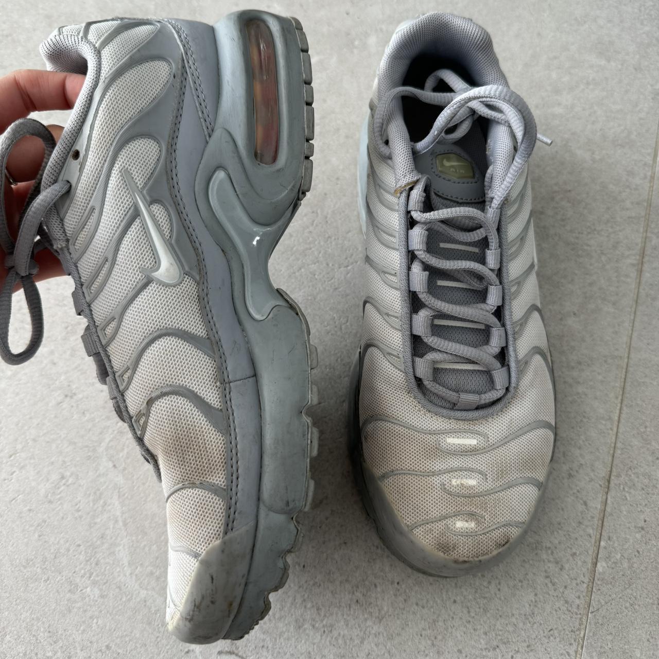 triple grey tns