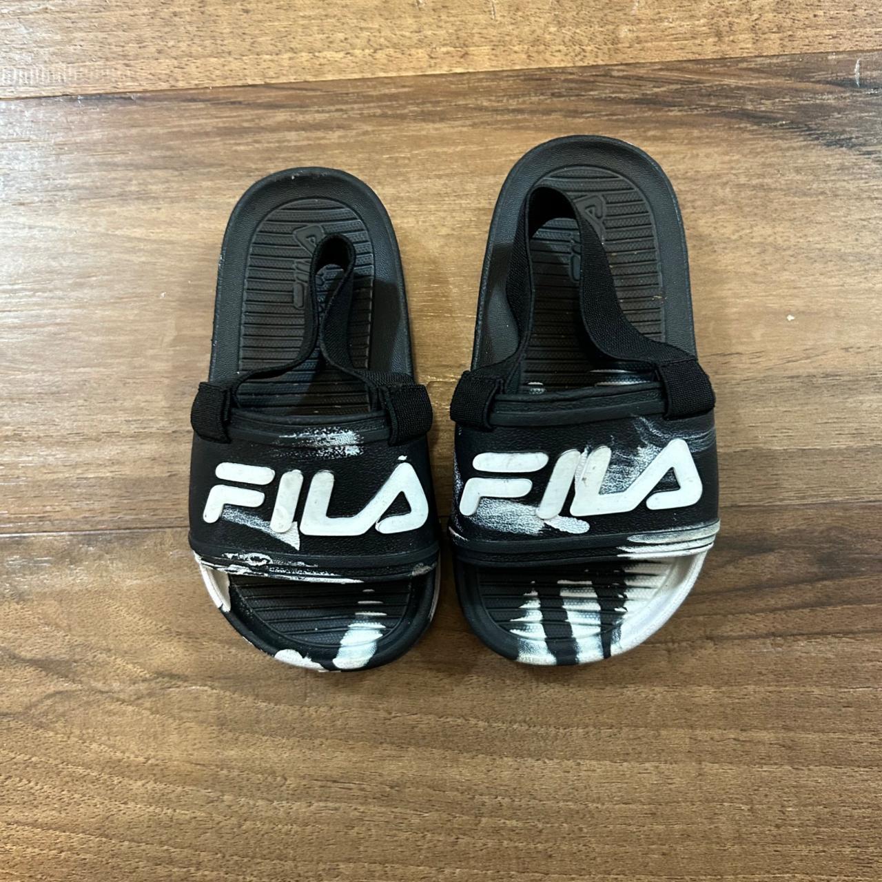 Fila slides deals black and white