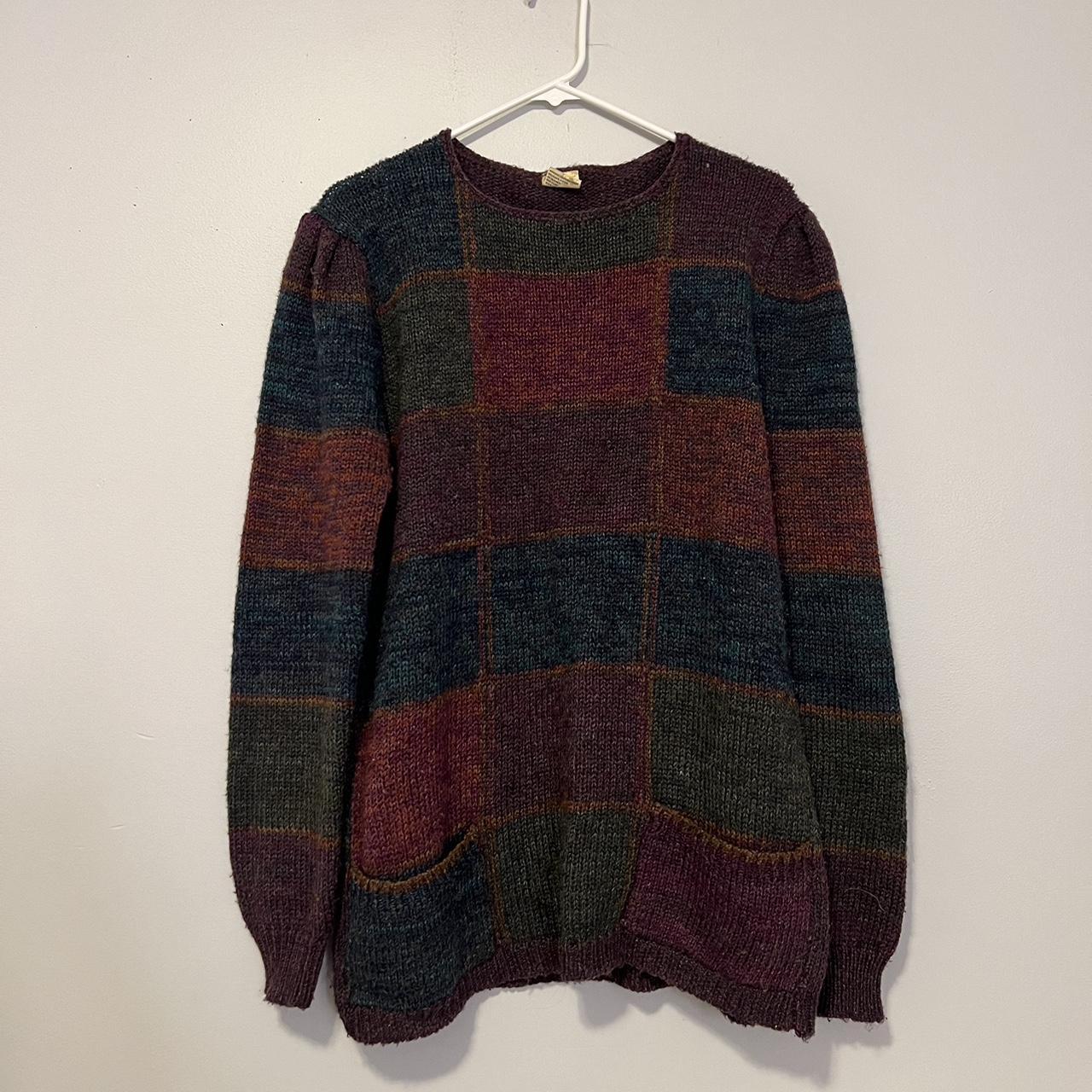 vintage sweater *has pockets* - Depop