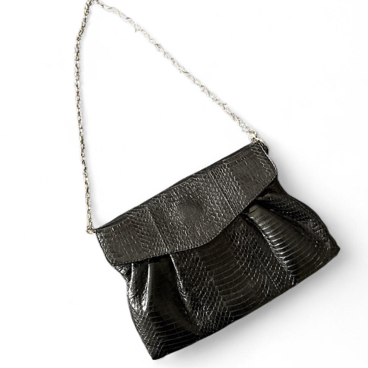 item listed by love_pointing