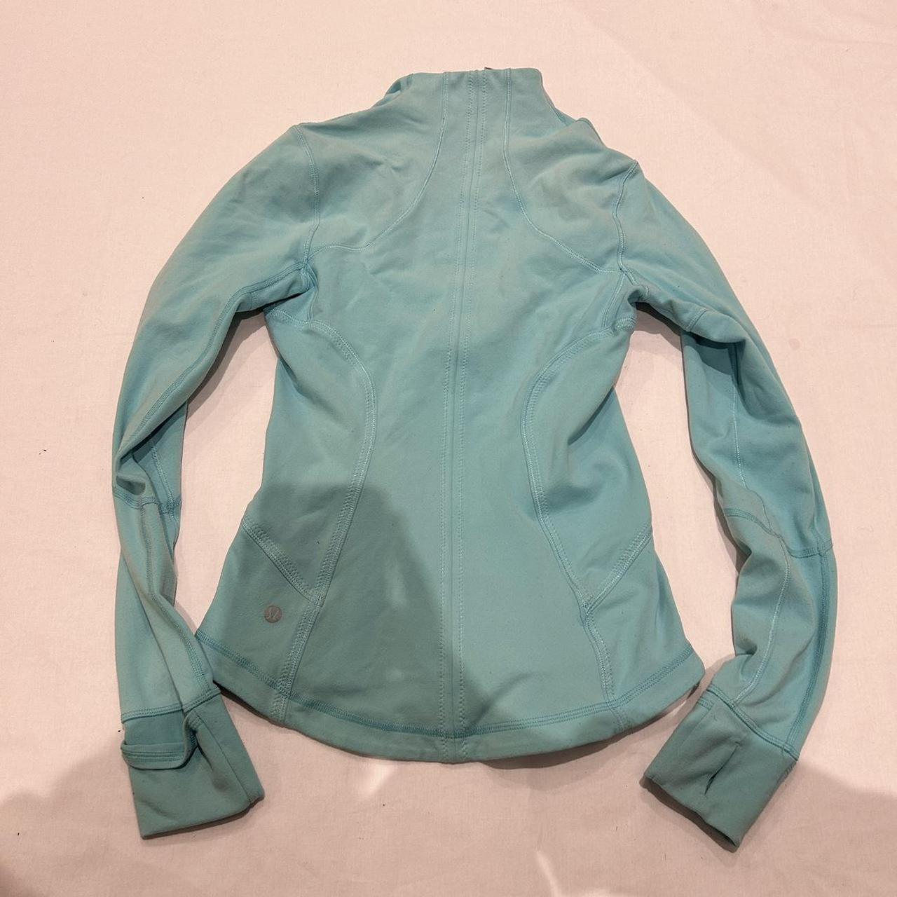 LULULEMON DEFINE JACKET - BLUE LINEN SIZE 4 LOOKING - Depop