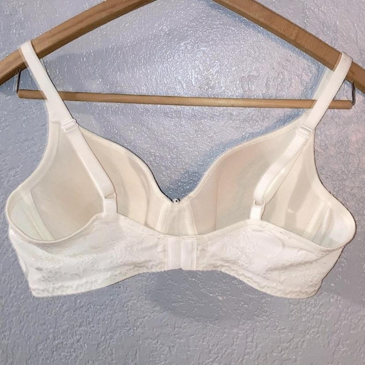 WACOAL Cream Queen Anne’s Lace Seamless Contour Bra... - Depop