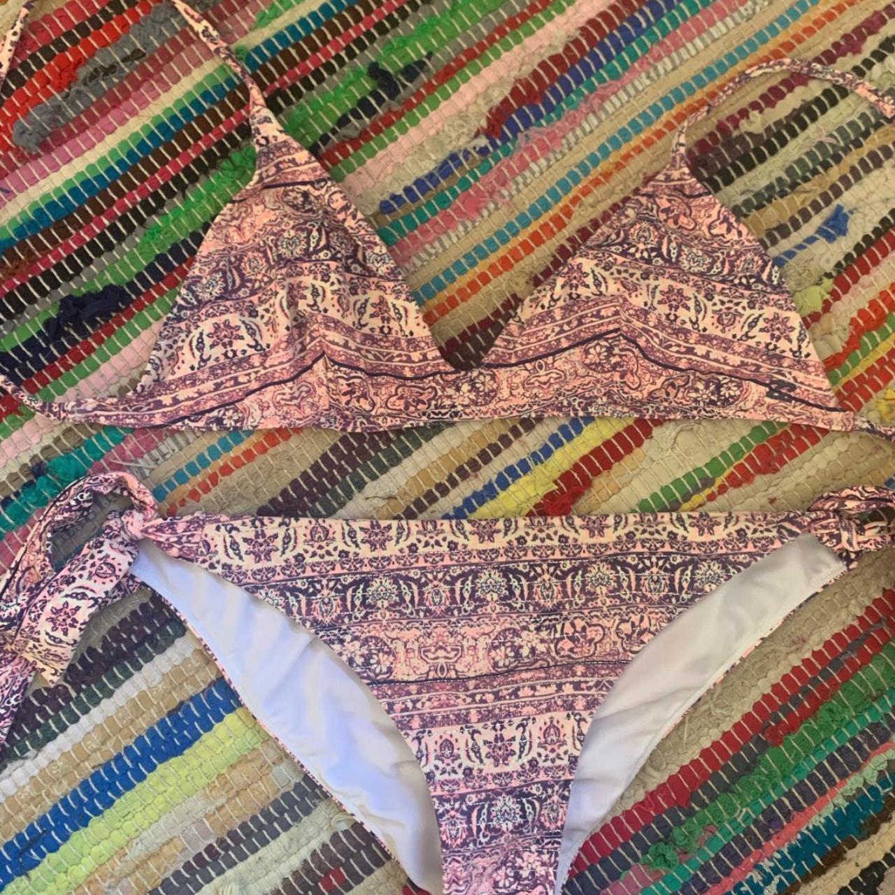 Billabong pink bikini Size: top is 12, bottoms are... - Depop