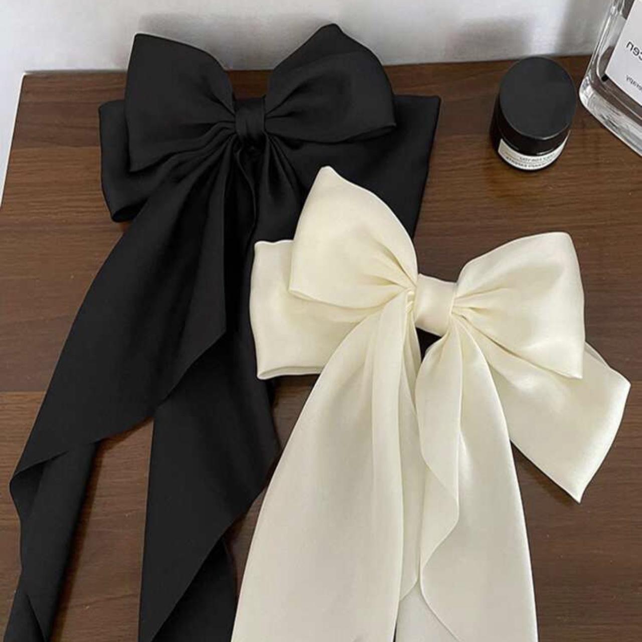 1pc black/white bow Brand new #bow #hairbow - Depop