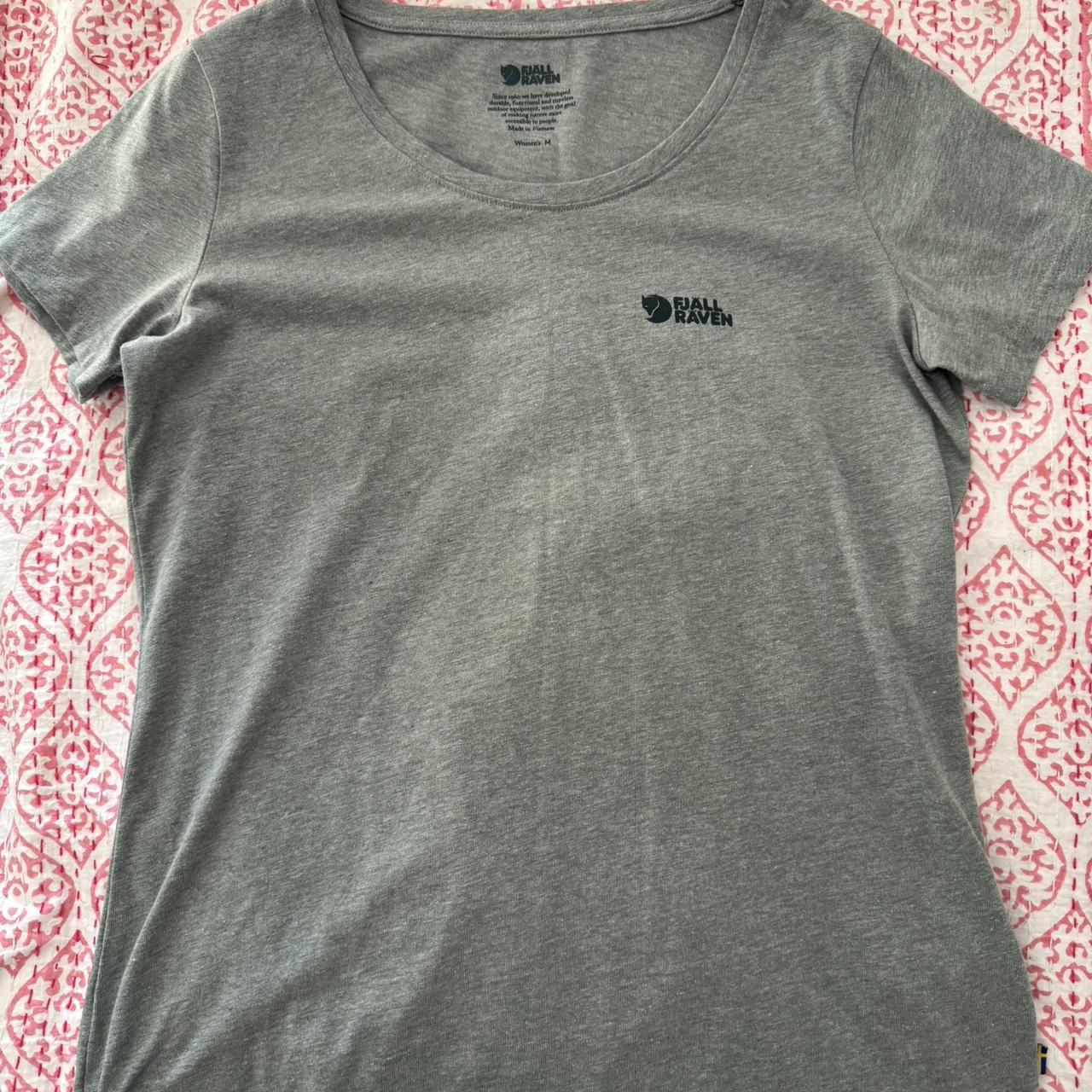 Fjall Raven kaki green grey T shirt Women s size Depop