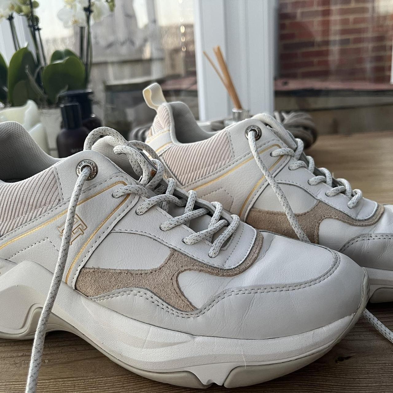 tommy hilfiger trainers sale