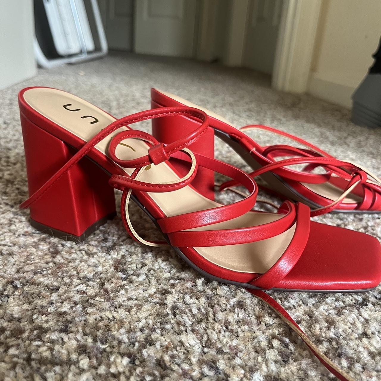 Red unisa 7 1 2 size heel new with box