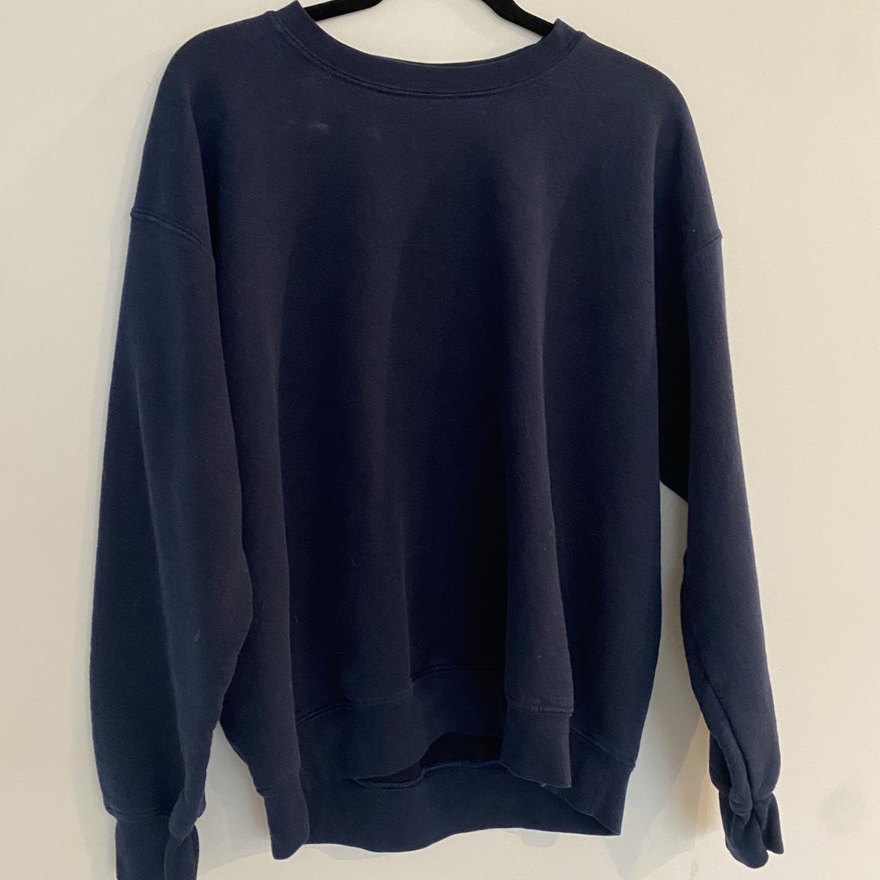 Gildan basic navy blue crew neck. Size large but... - Depop