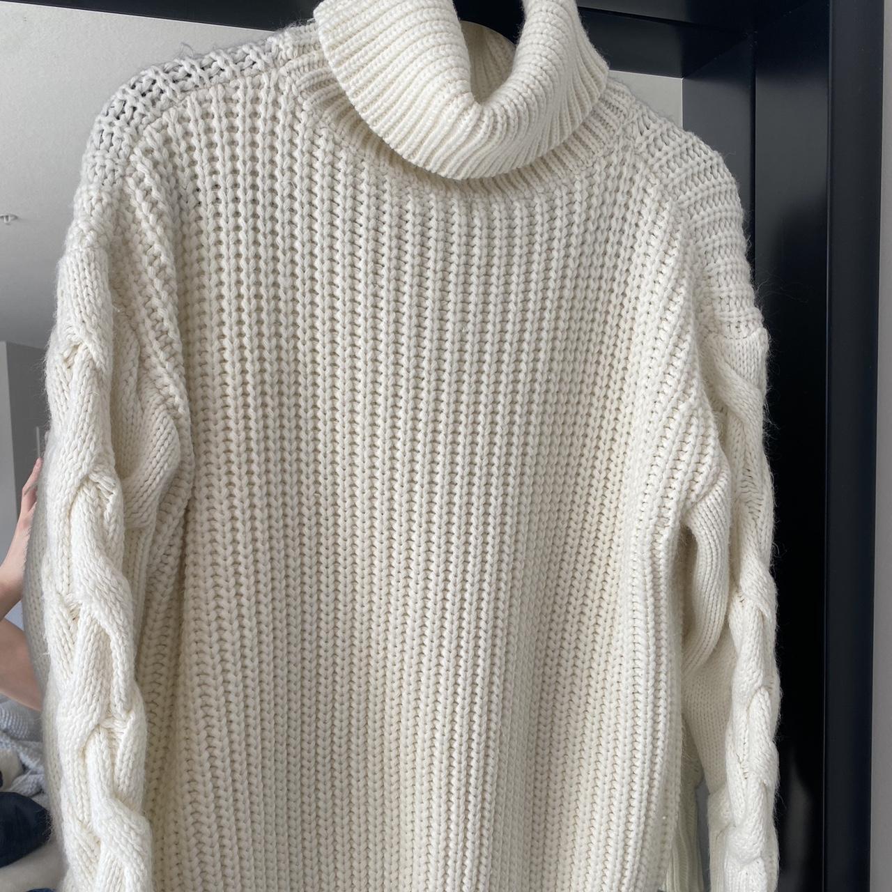 White chunky knit sweater Super comfortable Size Depop