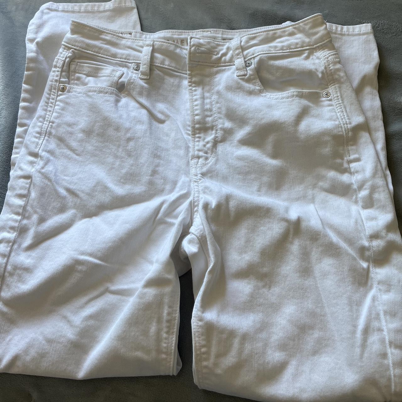 American Eagle Women's White Jeans Depop