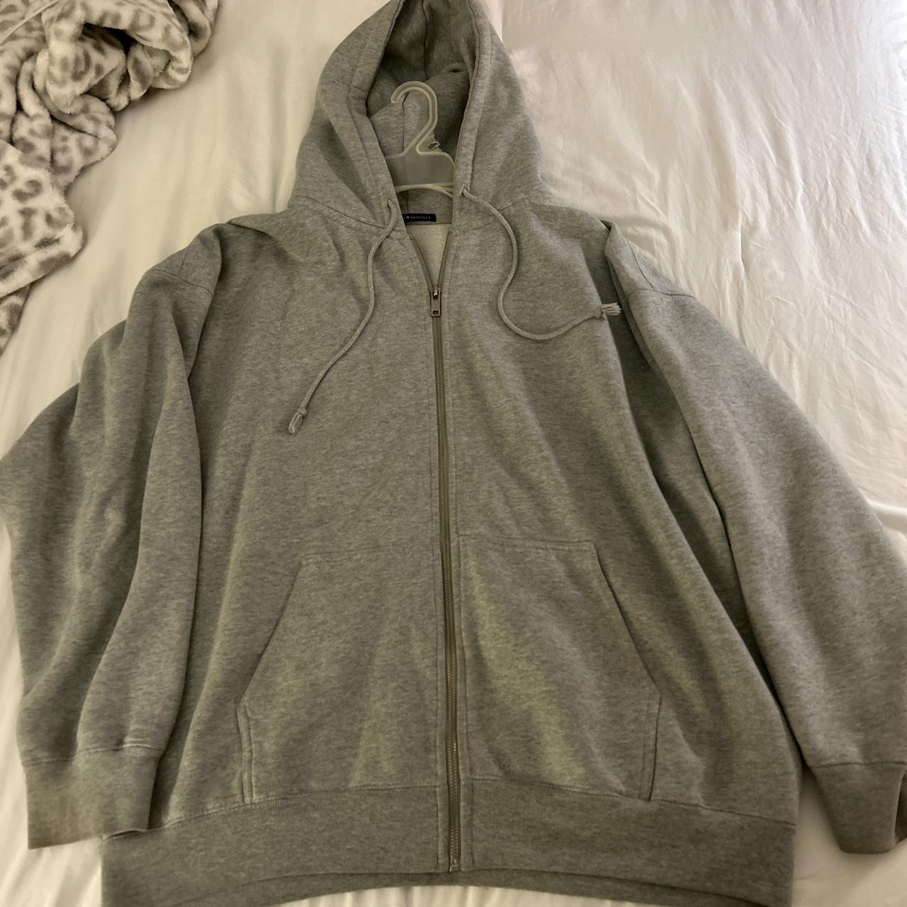 Brandy Melville Grey hoodie (long) - Depop