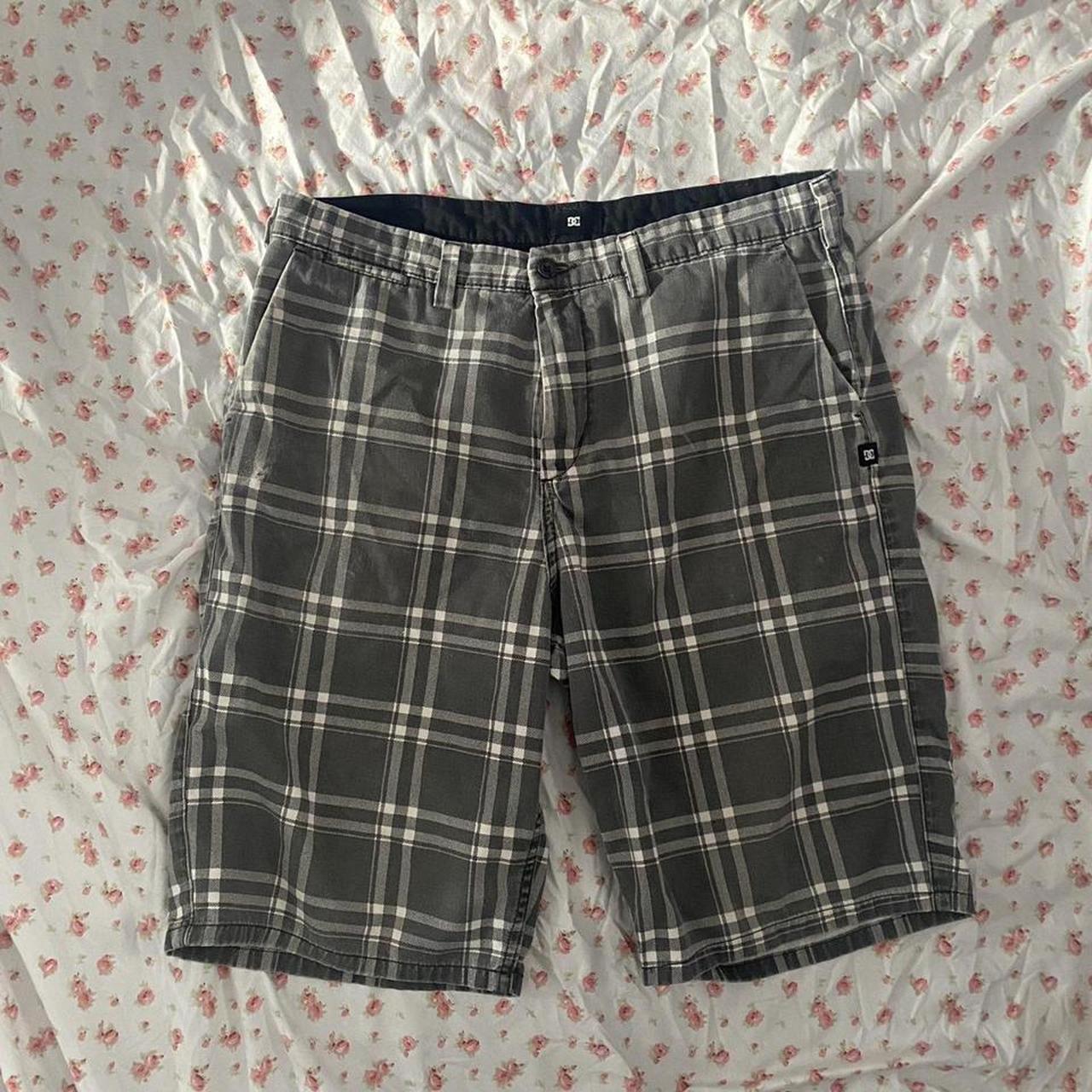 grey plaid dc light super 34 - Depop size marks... some shorts