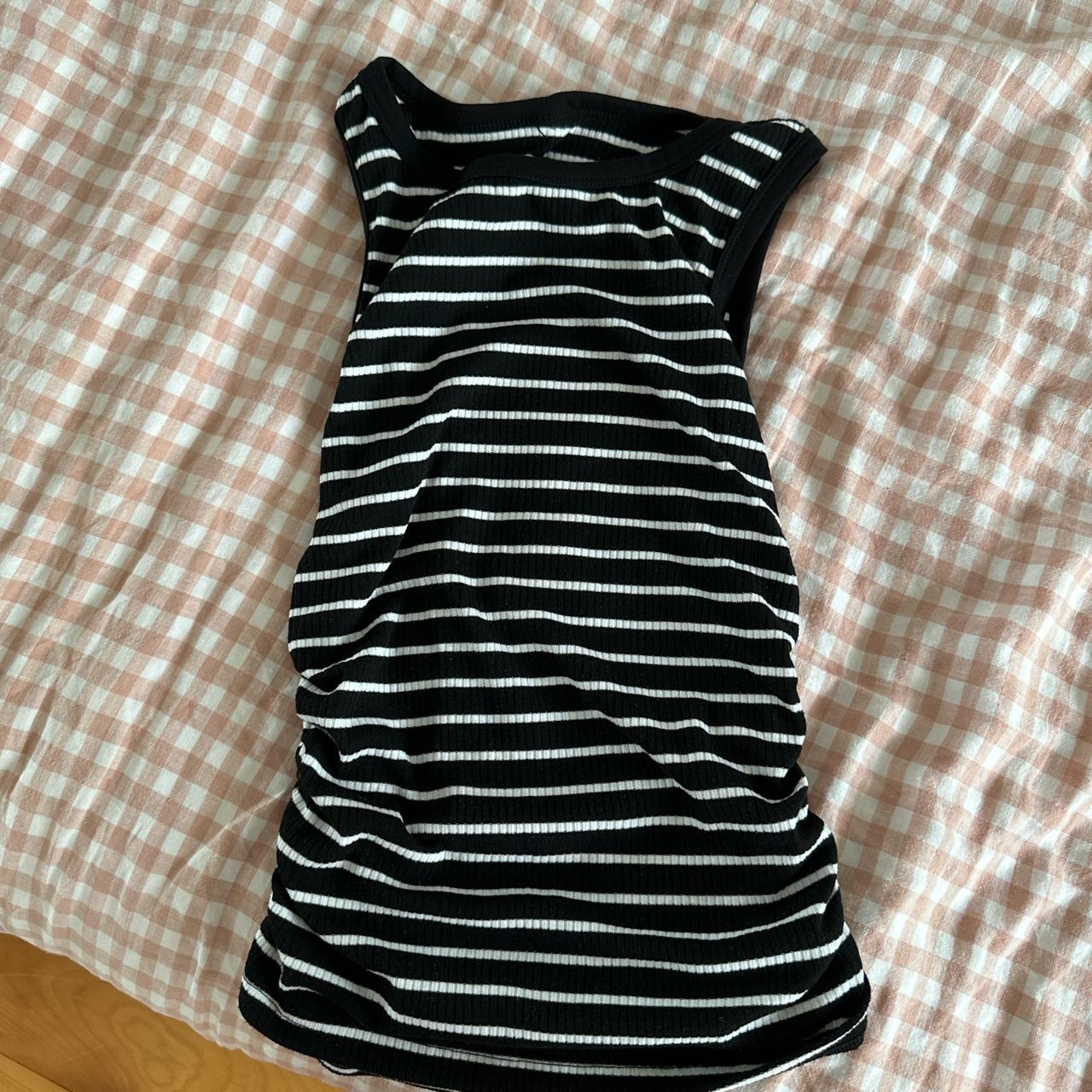 Black and white stripe single top Size 6 Never worn - Depop