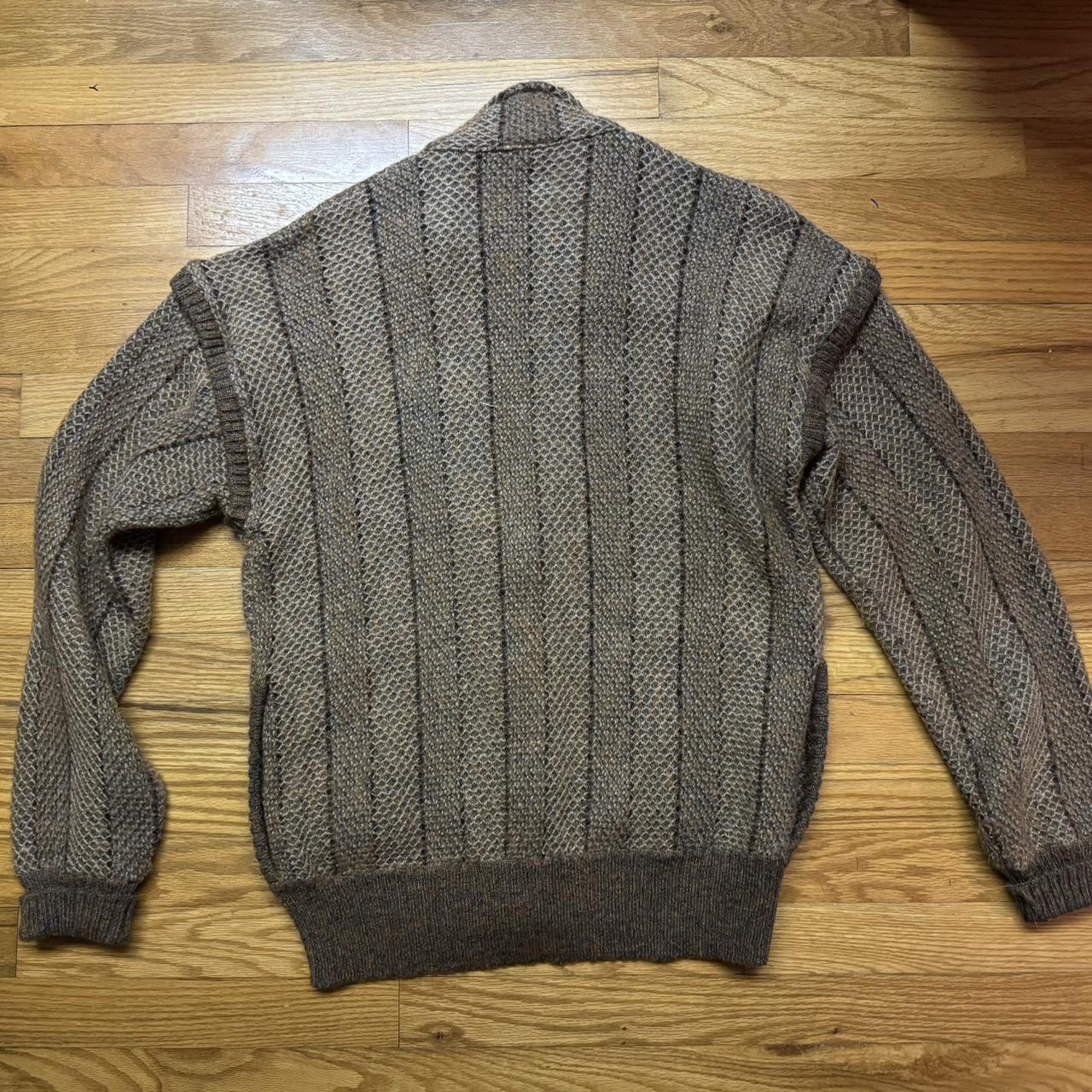 VINTAGE 1980s Knit Sweater Leather buttons! W | Depop
