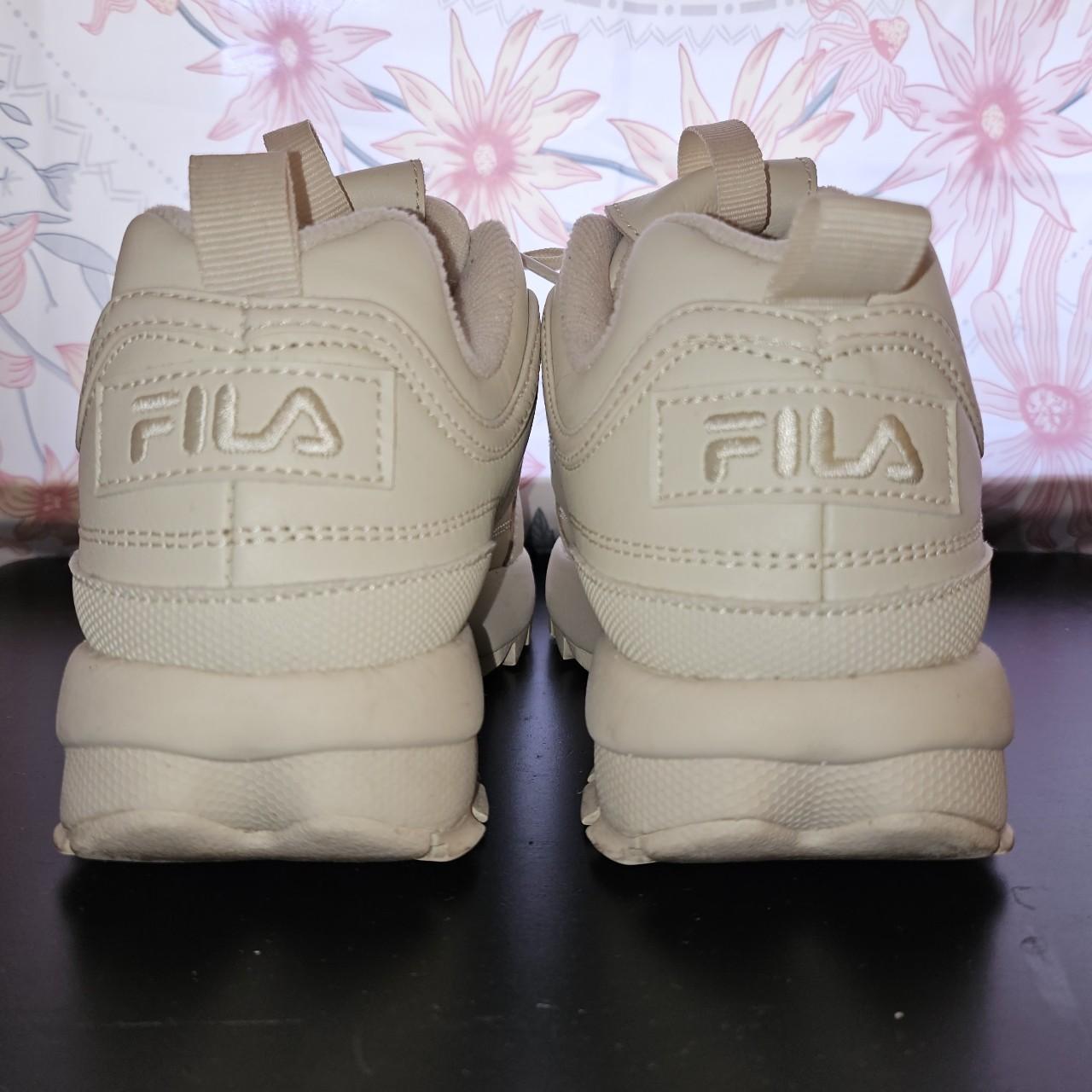 cream fila disruptor
