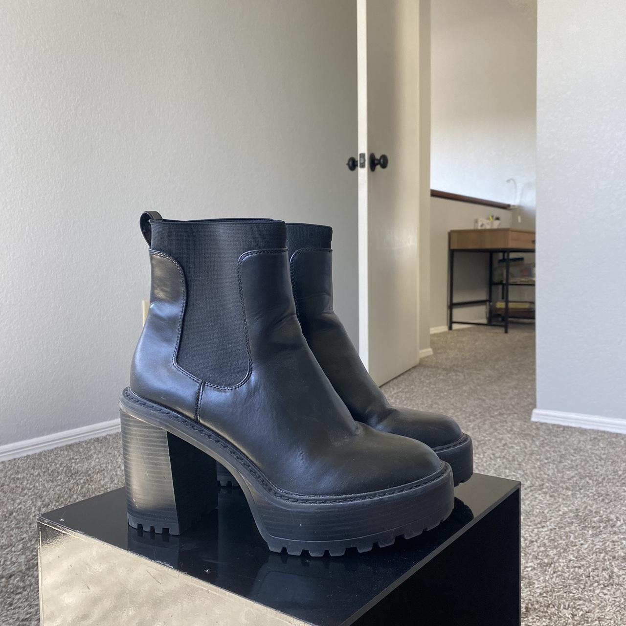 Madden Girl Women's Black Boots Depop