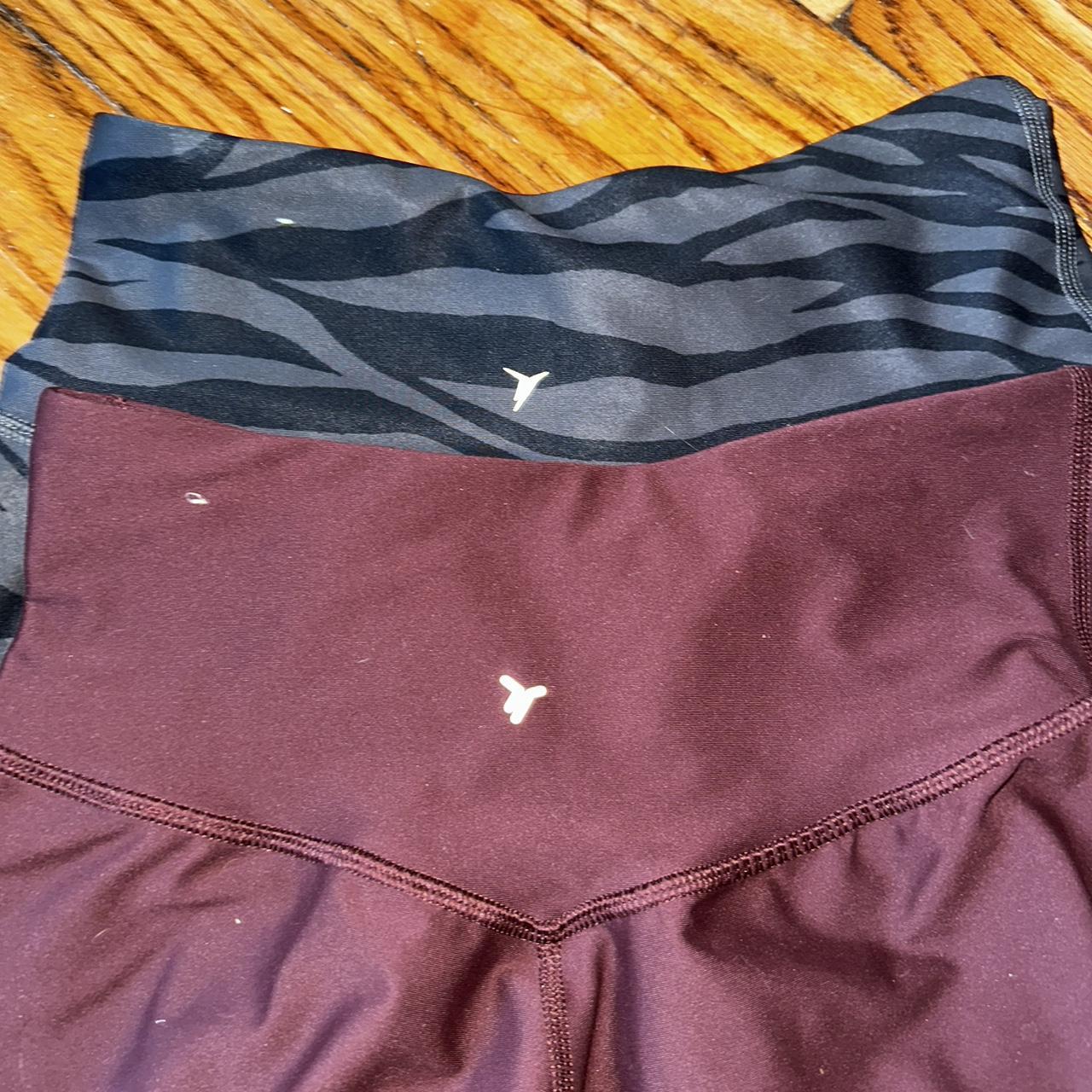 Maroon Old Navy 7/8 length leggings Old Navy - Depop