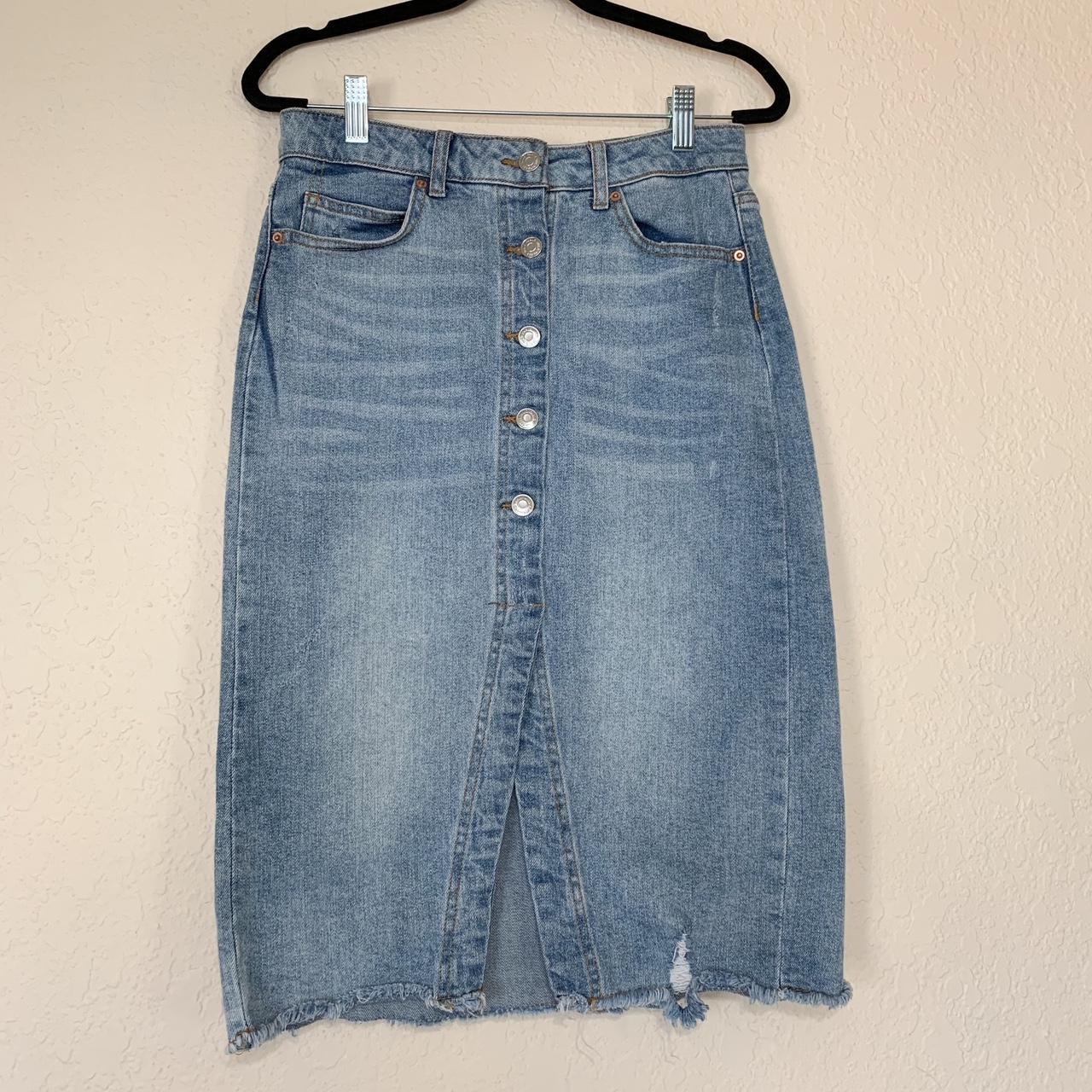 Wild fable outlet distressed denim skirt