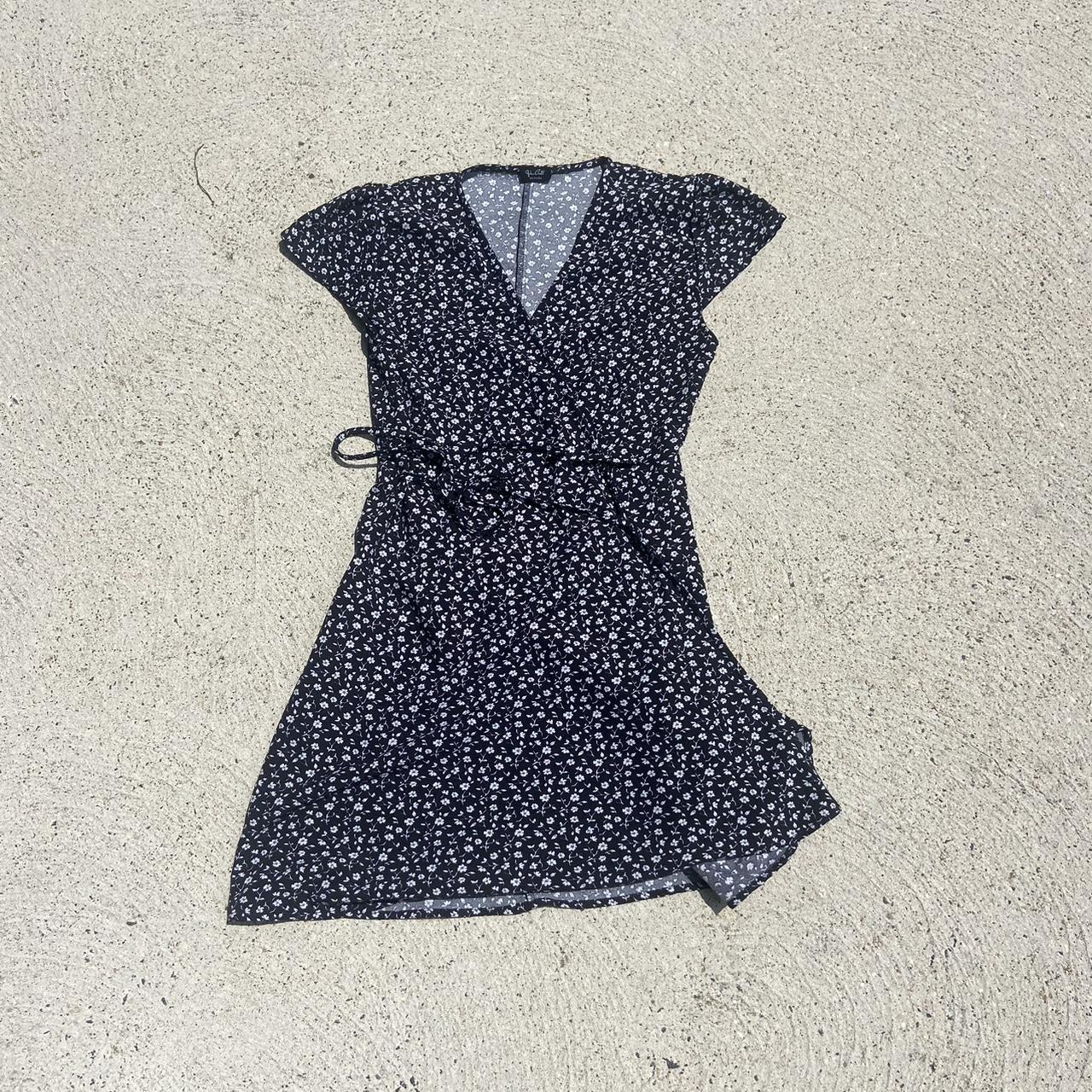 Brandy Melville wrap dress!! Not sold in stores - Depop