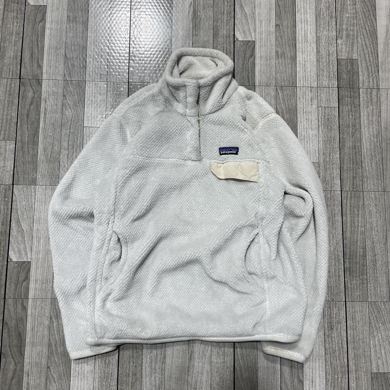 Beautiful white Patagonia fleece - Depop