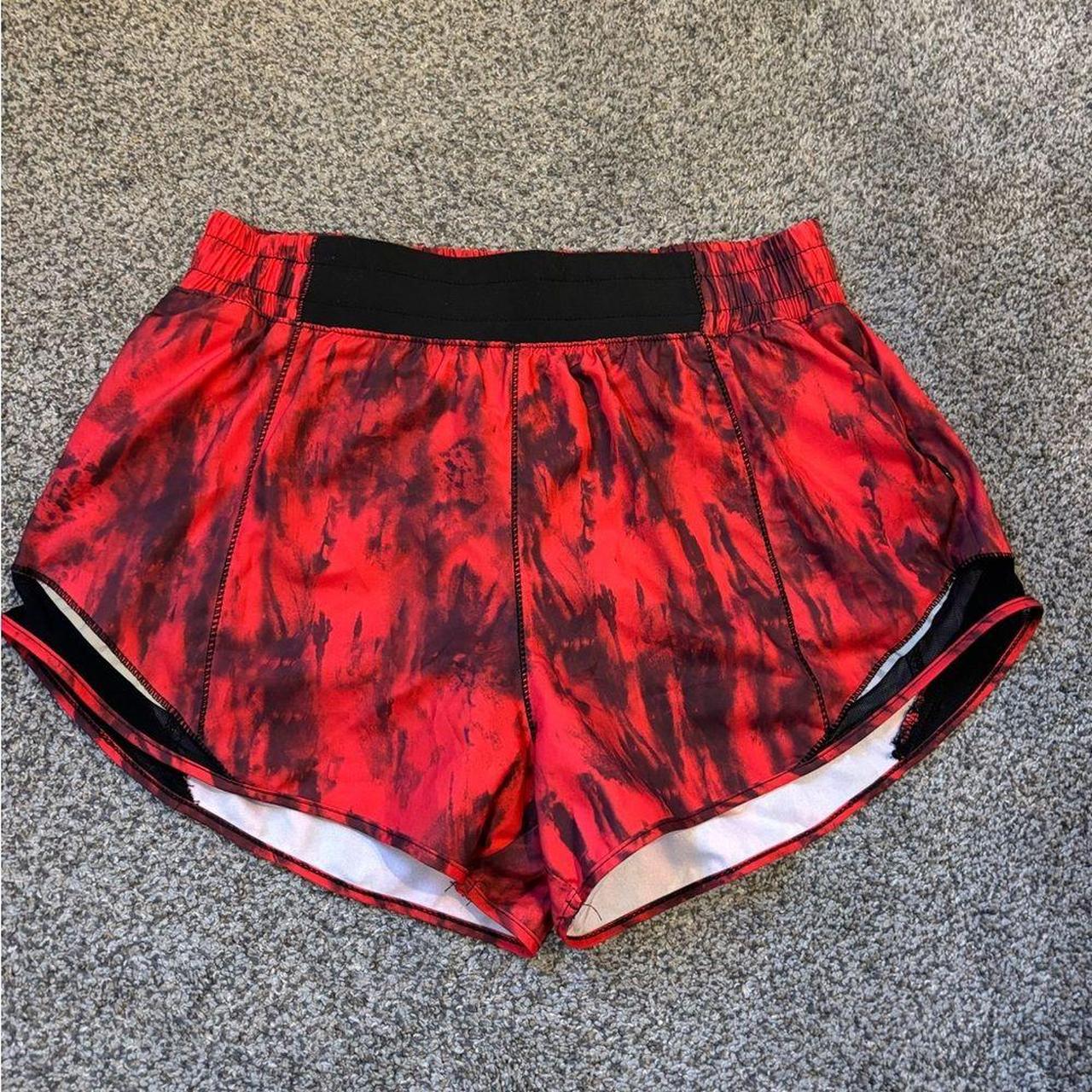 Lululemon Hotty Hot Game Day Shorts, size 6,