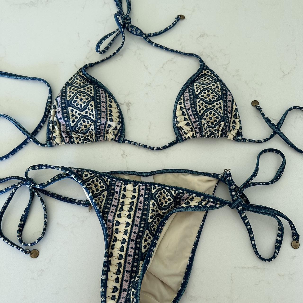 Tigerlily bikini set Size xs top Size small bottoms - Depop