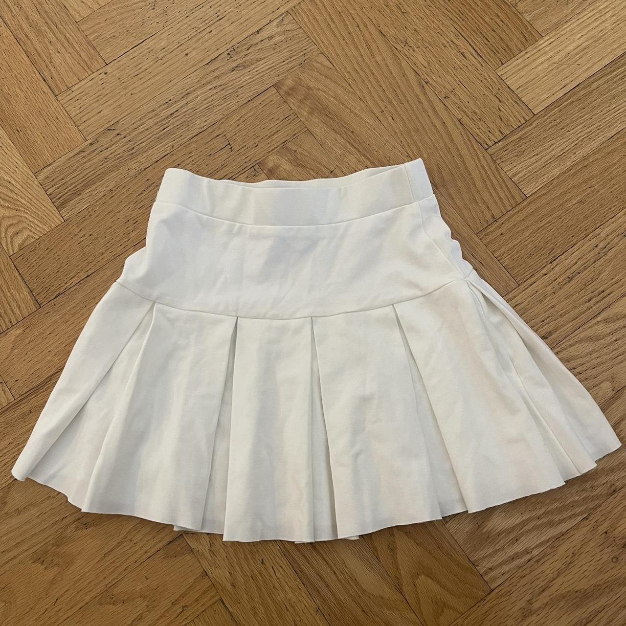 Lioness Women's White Skirt Depop