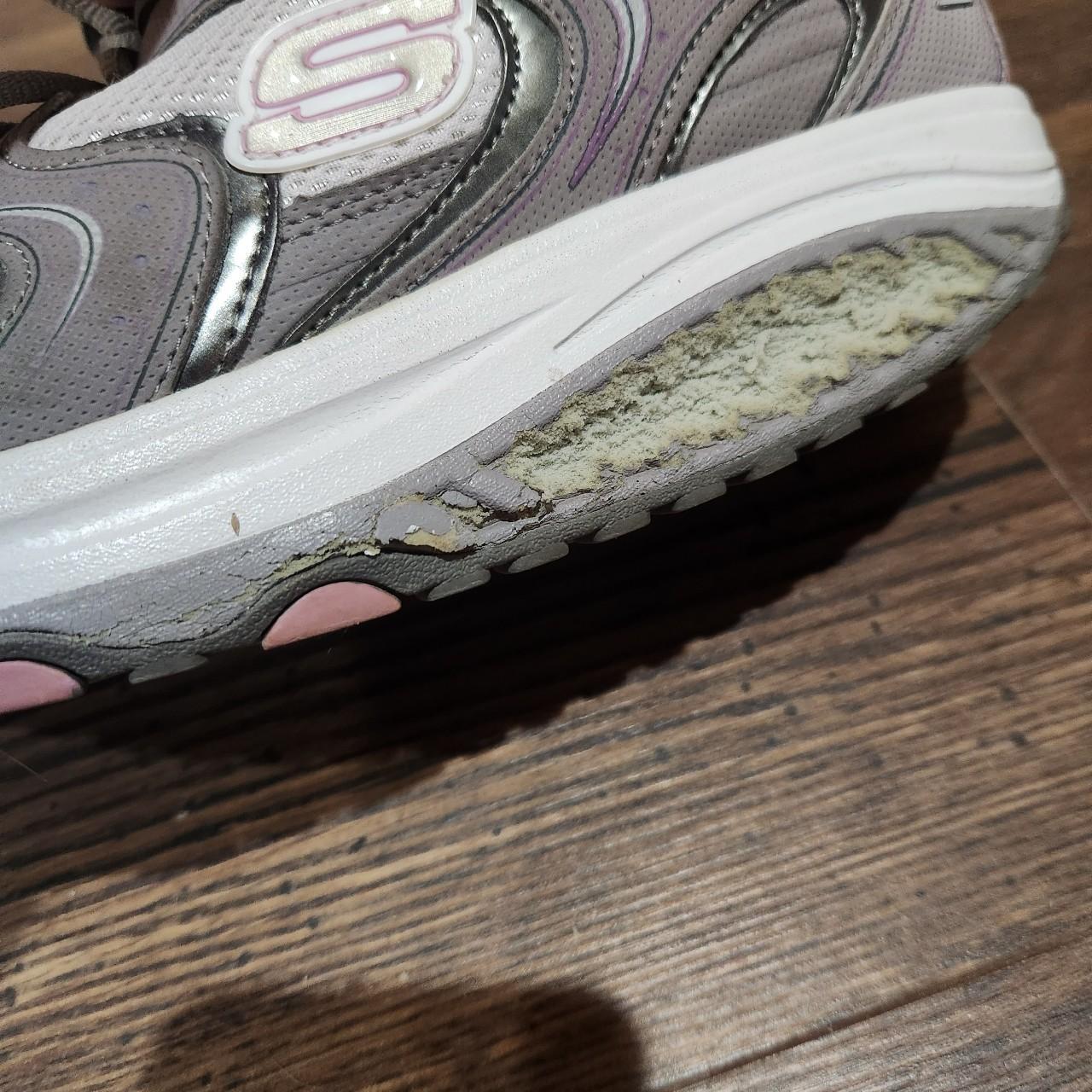 Skechers shape hotsell ups fall apart