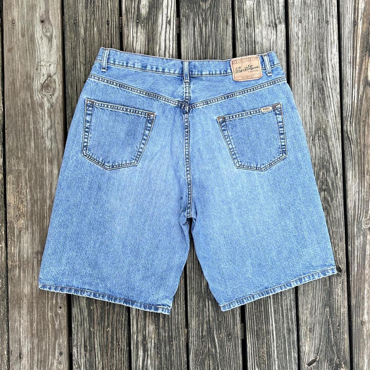 Y2K Baggy Levi's Denim Shorts •Size: 39