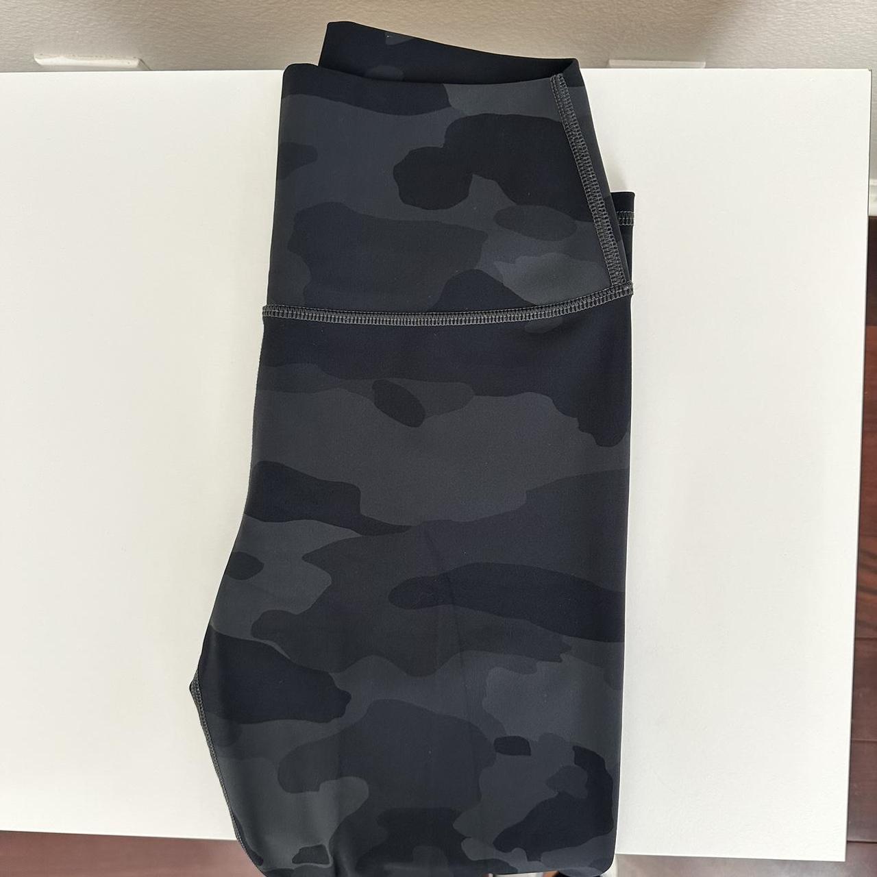 Alo Yoga High Waist Camo Vapor legging, Worn once