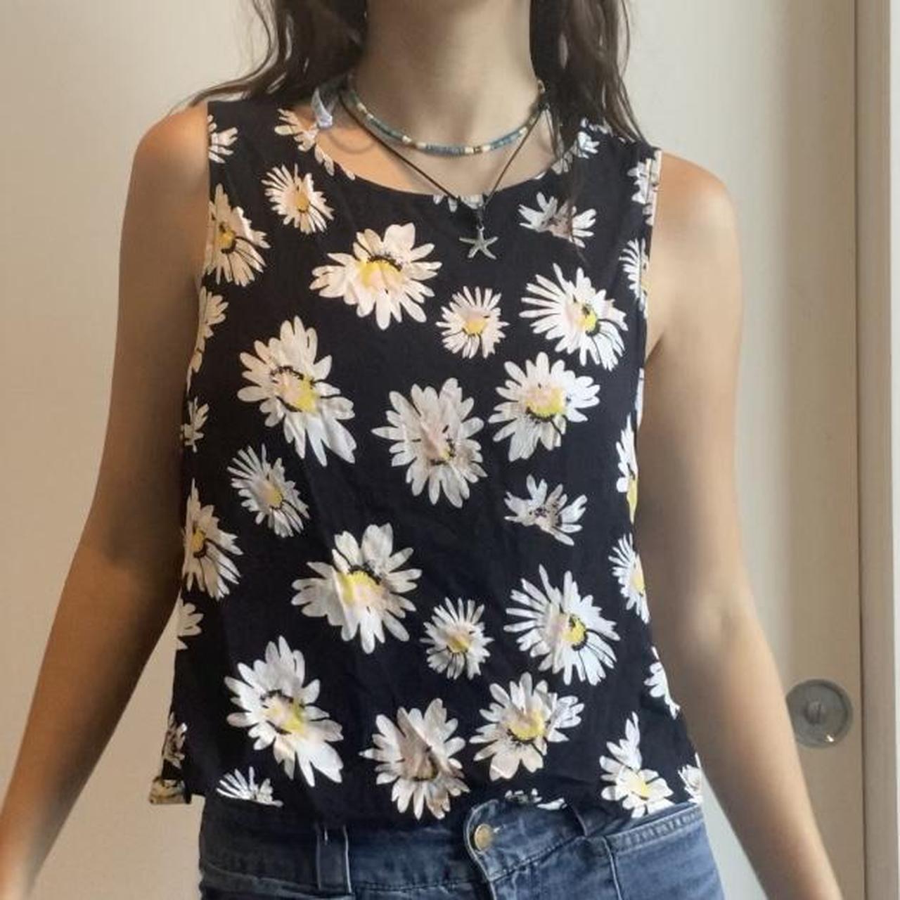Nice flowy cotton on tank perfect for a hot day... Depop
