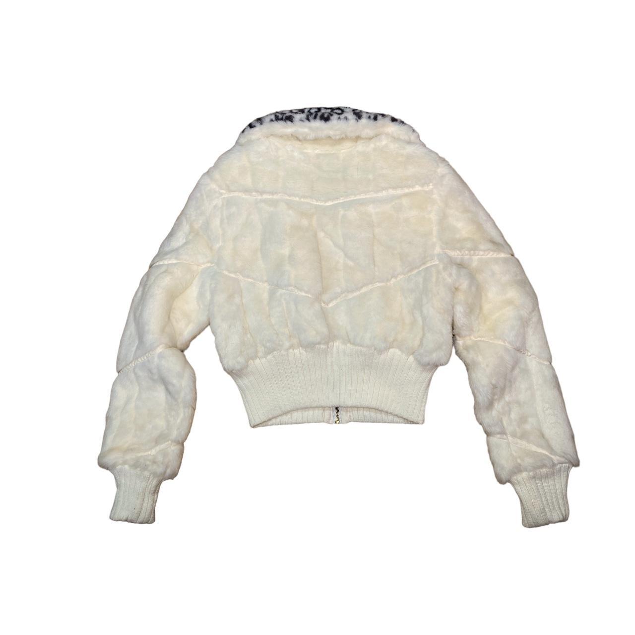 Beautiful faux fur bomberjacket in pearlwhite with... Depop