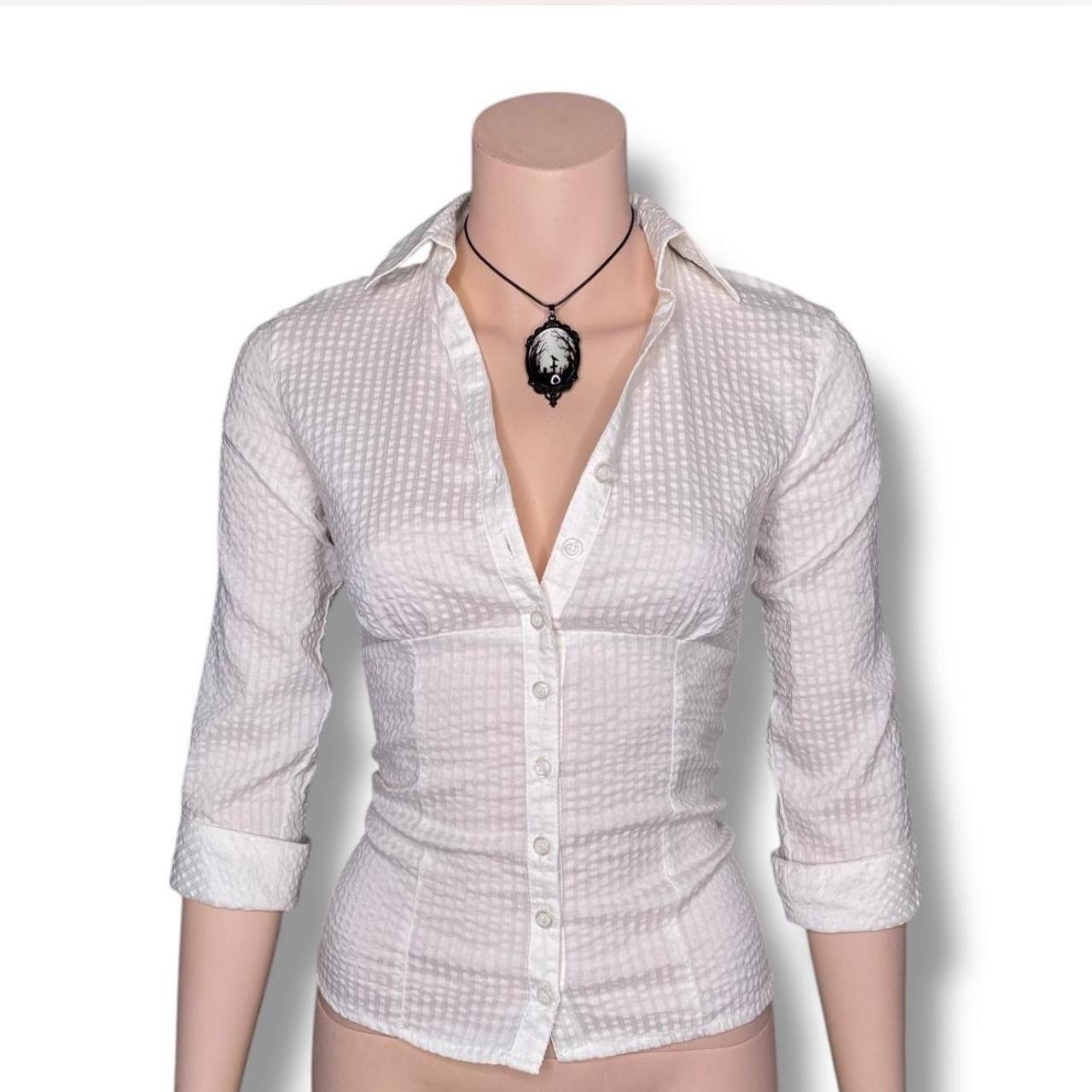 item listed by damngrlz