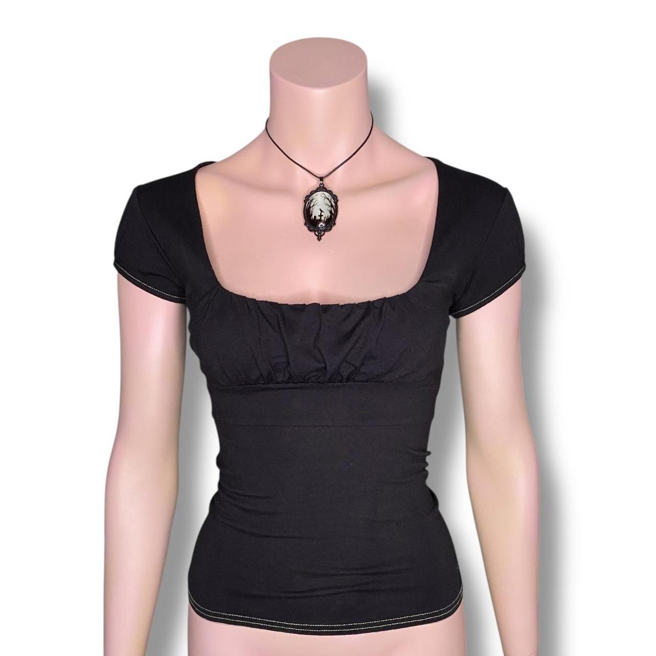 item listed by damngrlz