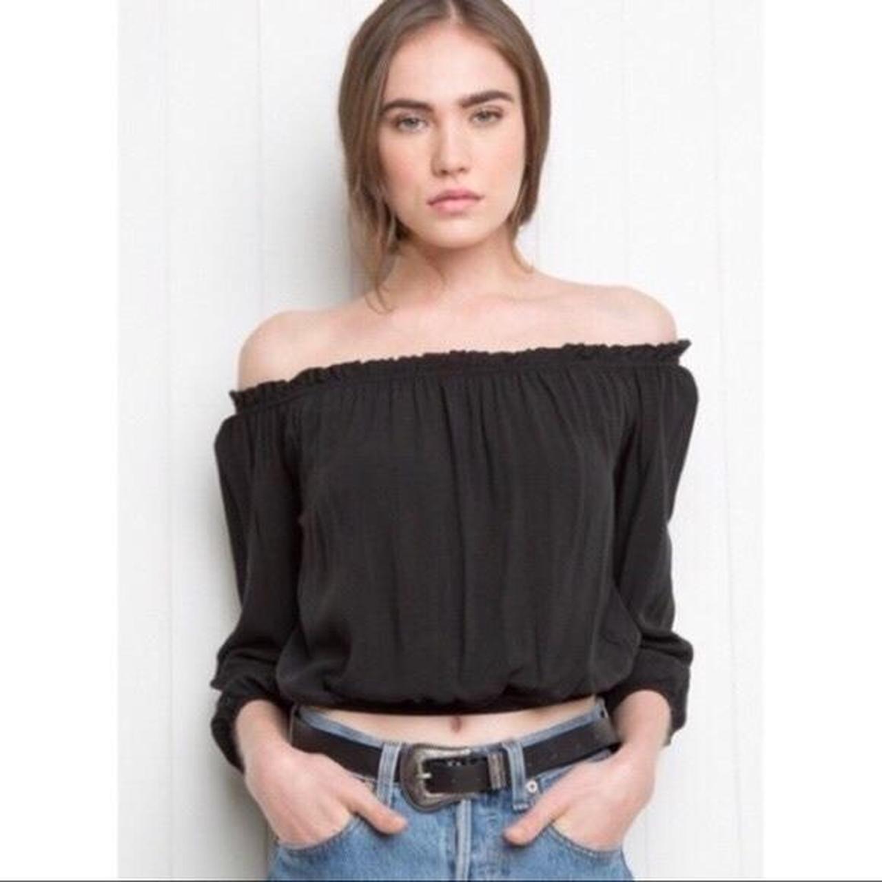 BRANDY MELVILLE OFF THE SHOULDER TOP - one size