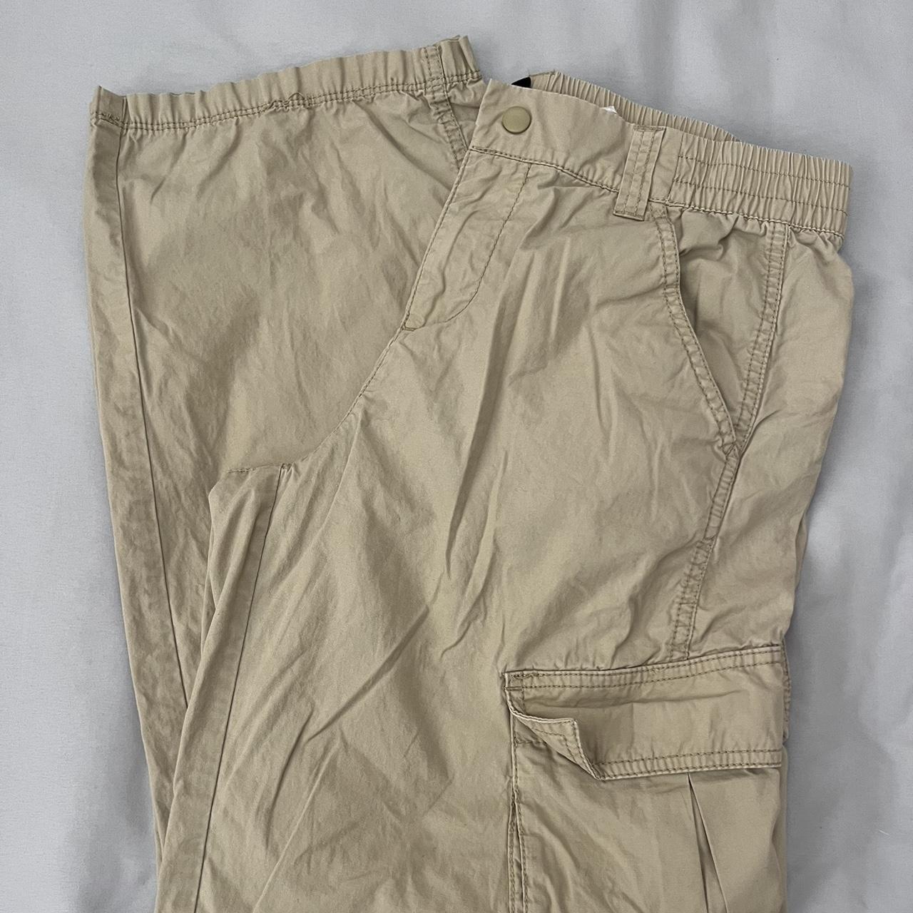 h&m cream/tan cargo pants wrinkly in pics but can... Depop