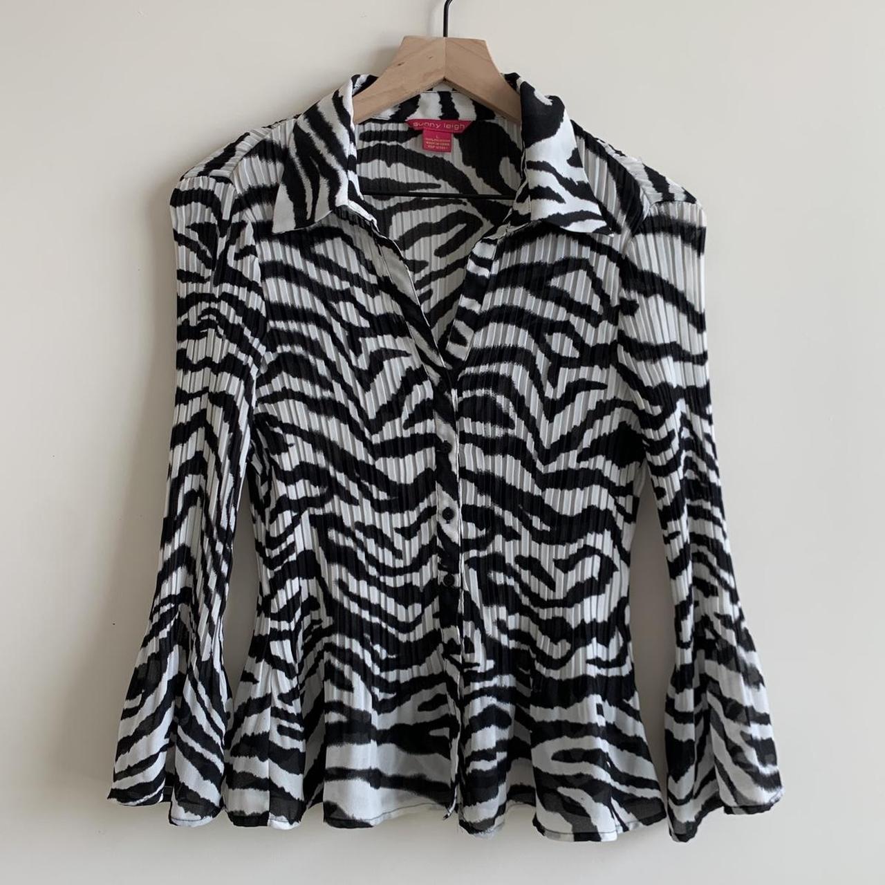 Women's Black and White Blouse | Depop