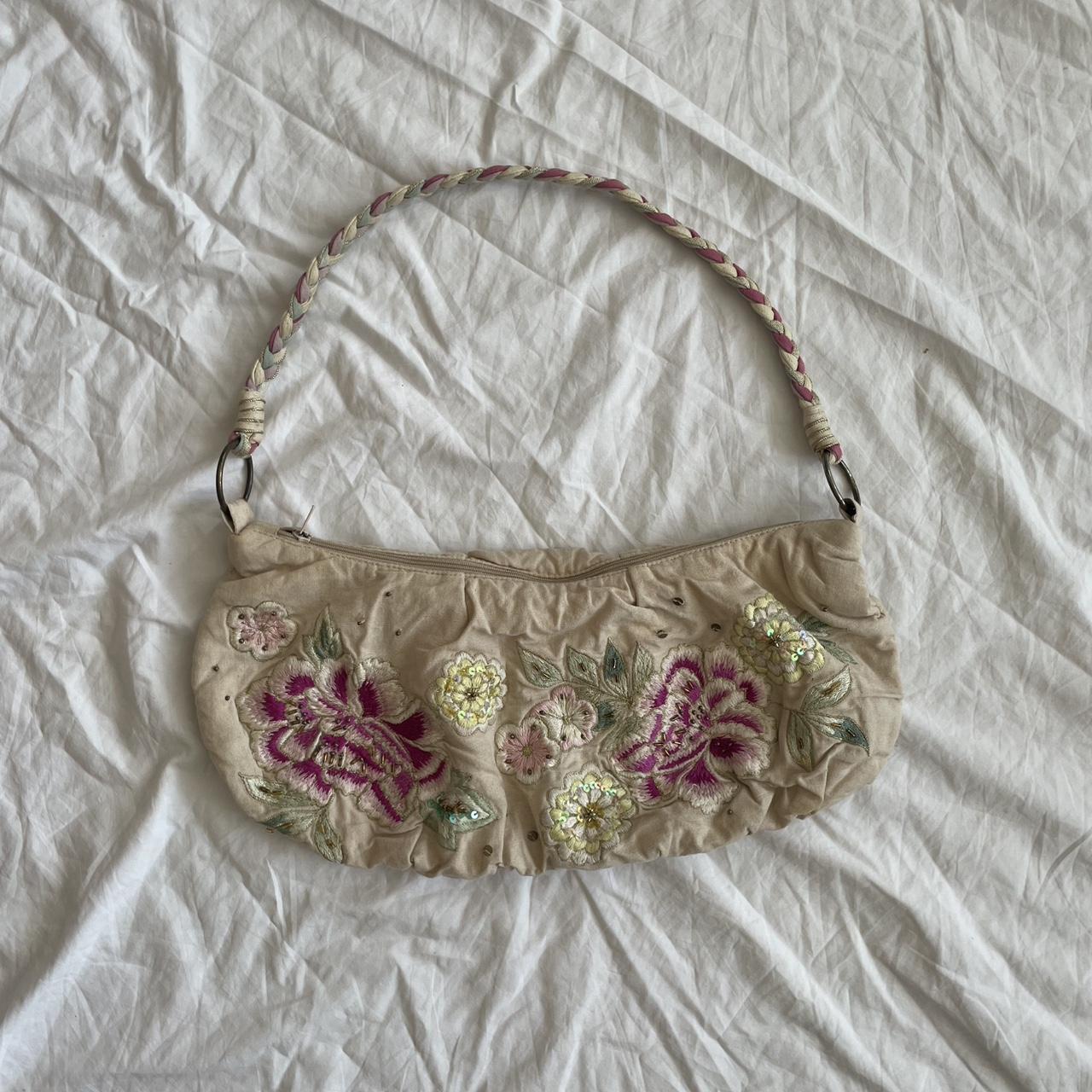 item listed by librasvintage