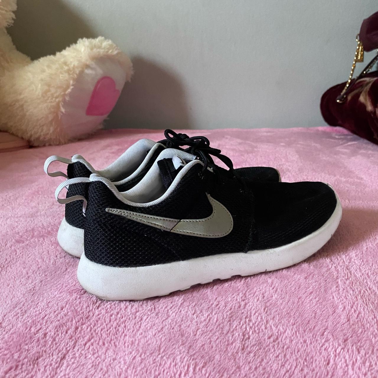 nike trainers size 2.5