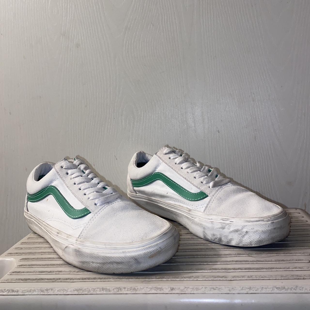 Vans old skool green hot sale stripe