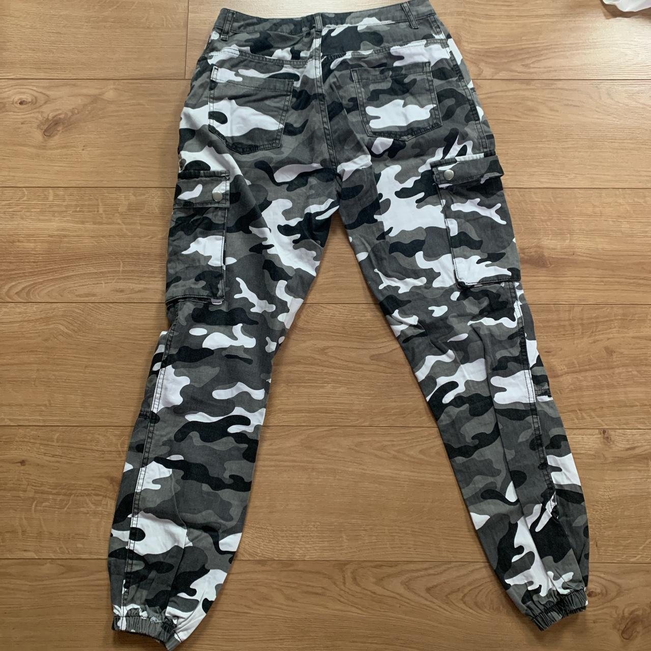 new look camo cargo trousers 170cm age 15 but