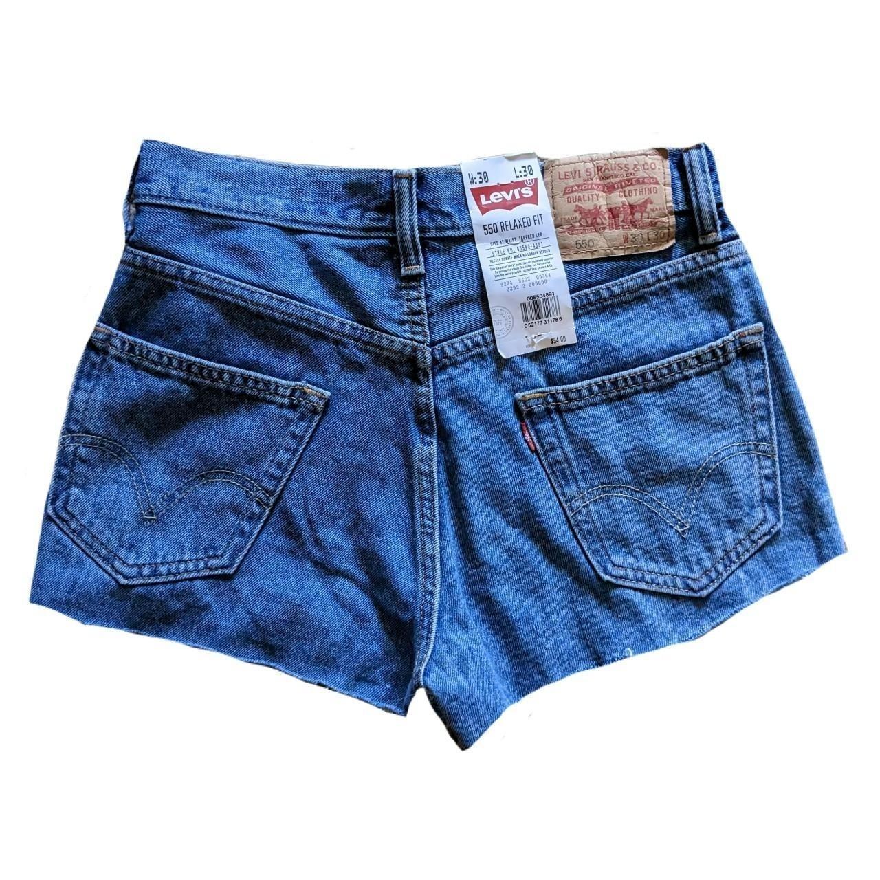 Womens levi 550 hotsell relaxed fit shorts