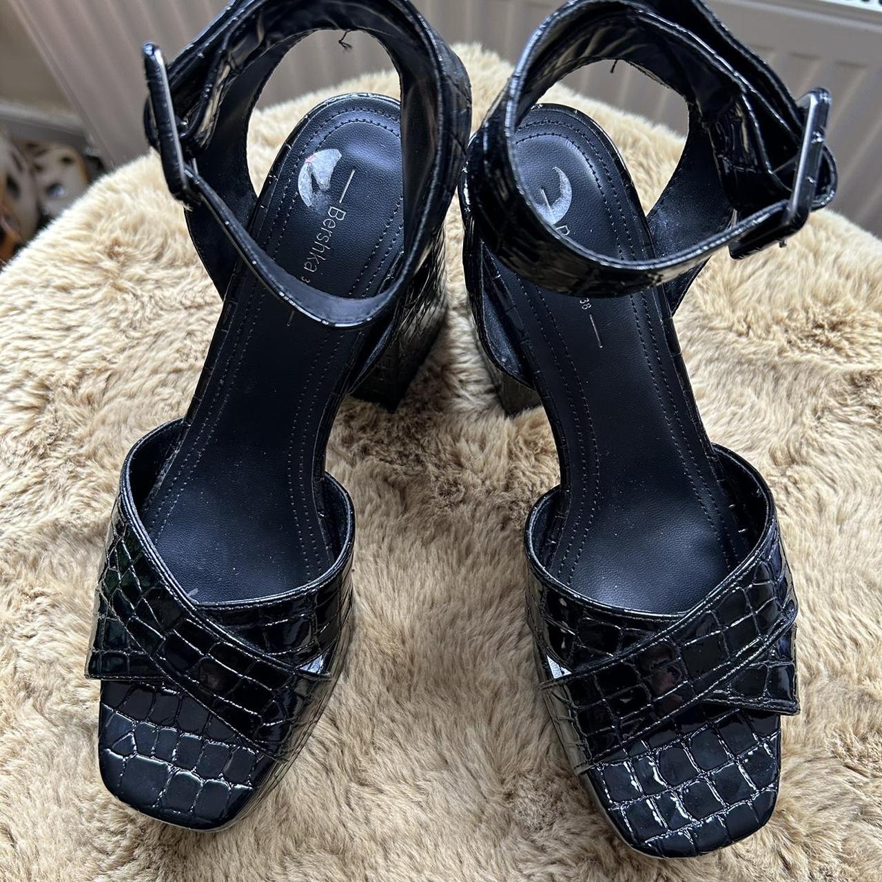 🖤 Gorgeous Croc Black Platform Heels by Bershka 🖤 13... - Depop