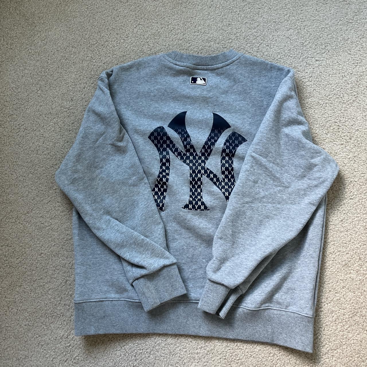 NY Yankees vintage sweatshirt Distressed crewneck - Depop