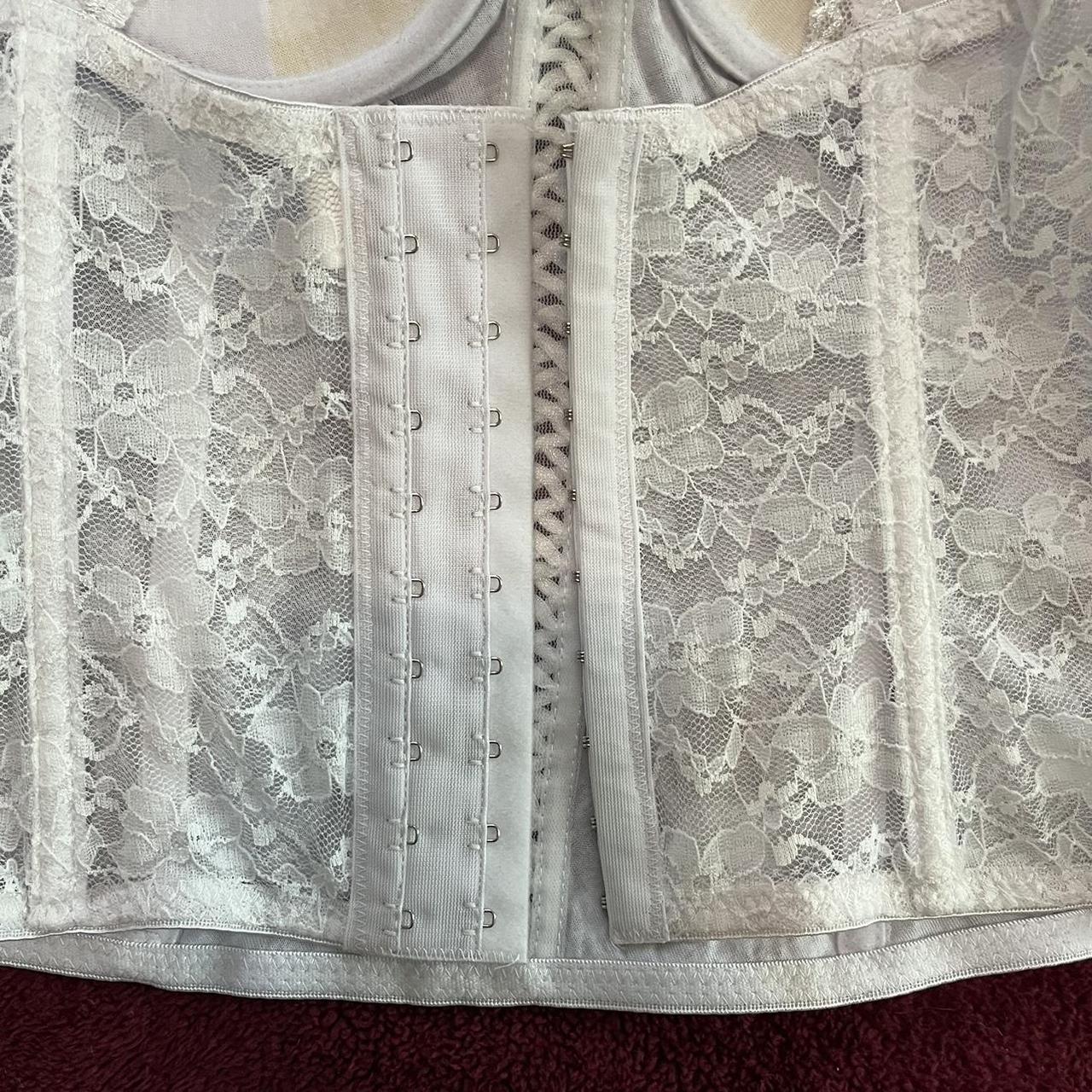 White Corset Top Got it from Twinelle but didn’t fit... - Depop