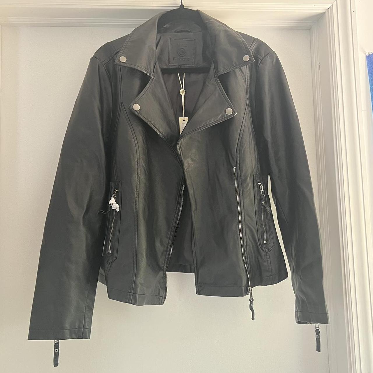 Max studio 2024 black leather jacket