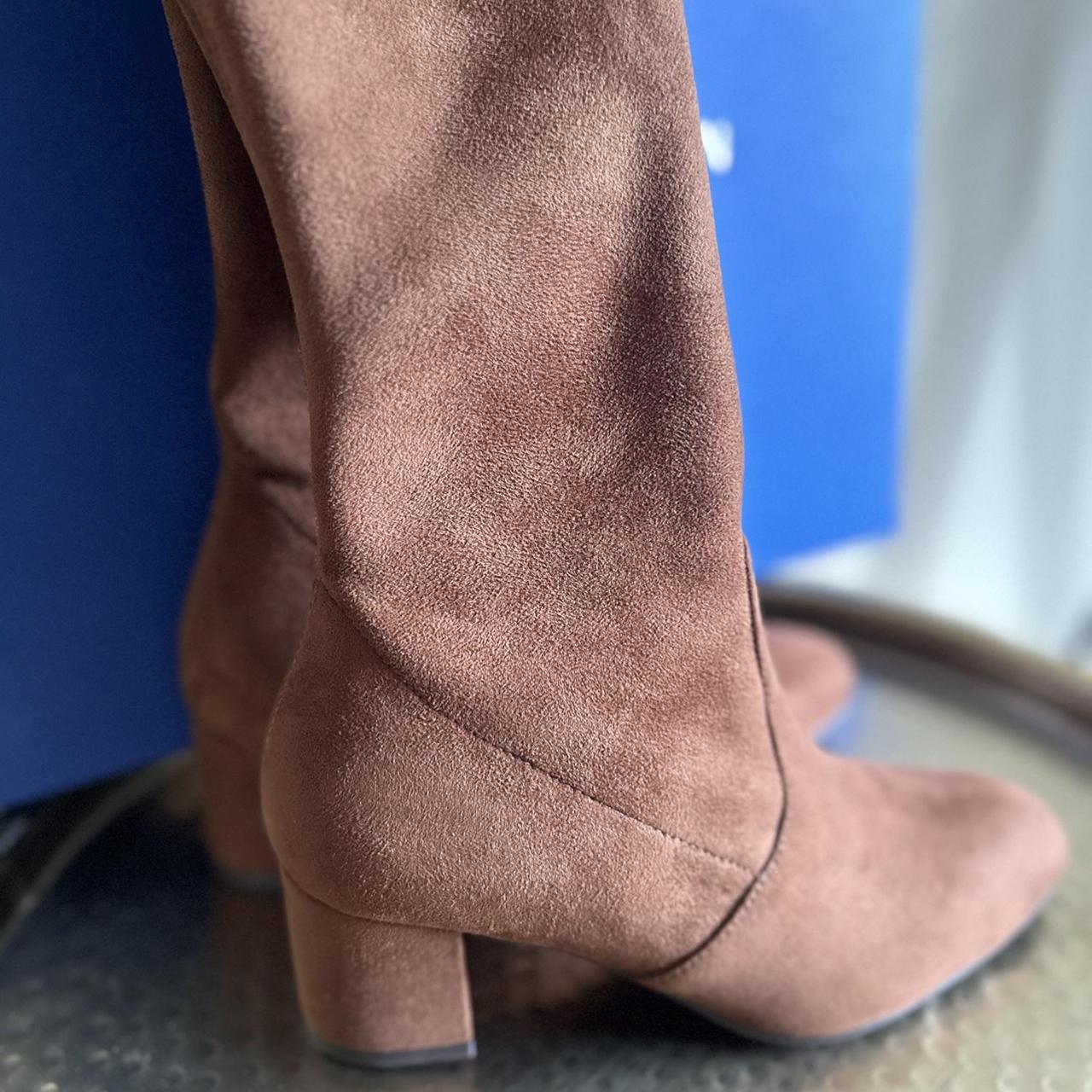 値下げ！年末SALE 新品未使用 Shane Bowden シェーンボーデン Stuart Weitzman Genna 60 Over-The-Knee City Suede | Depop
