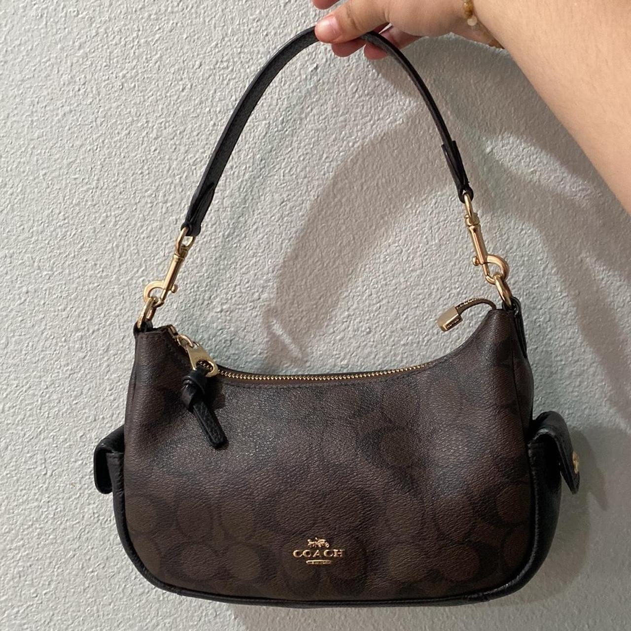 Coach Women's Brown and Black Bag | Depop